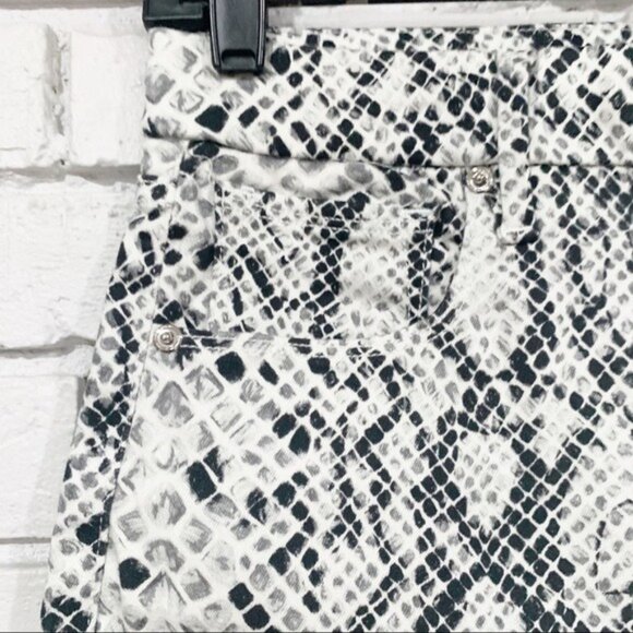 Good American Good Waist Skinny Jeans – High-Waist Stretch Denim – Size 16 - Picture 4 of 9